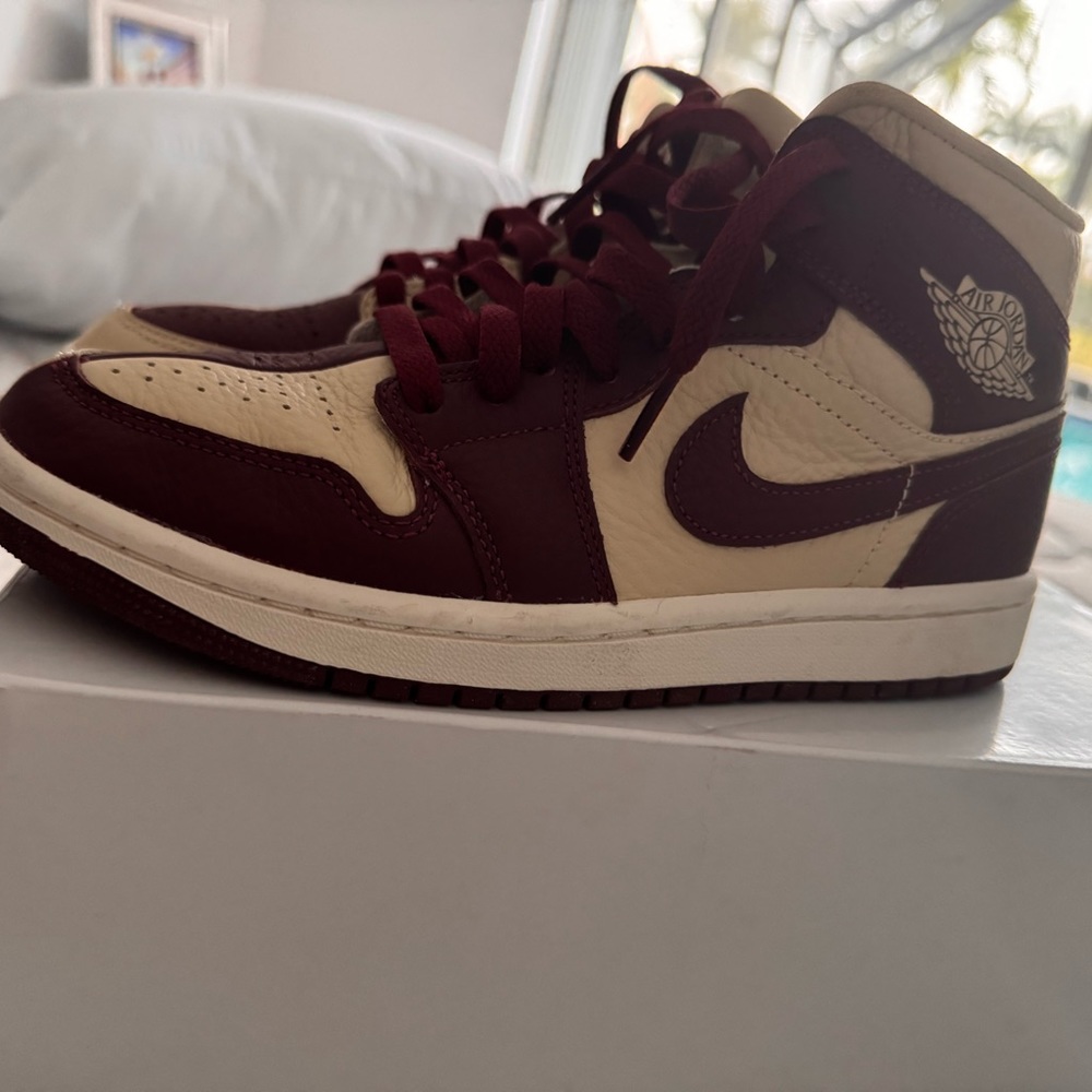 Air jordan mid SE